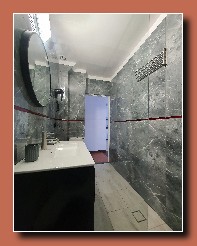 Pok�j z balkonem